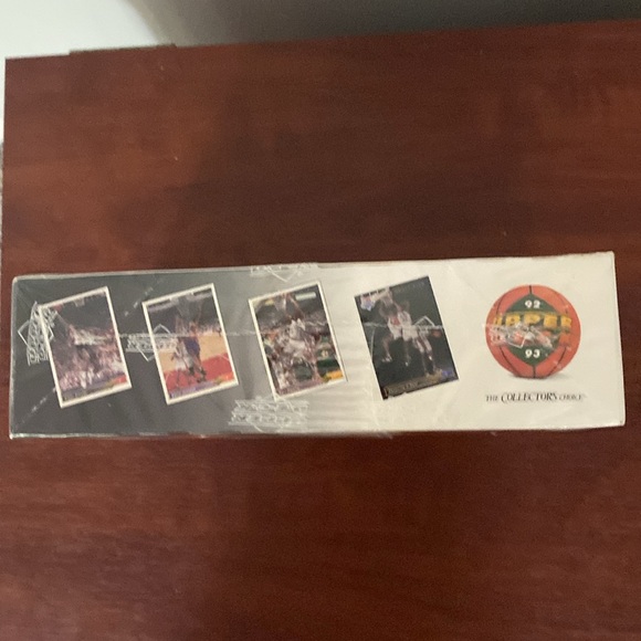 Upper Deck 92-93 basketball High Series box. 36 foil packs. Factory Sealed. - Picture 5 of 6